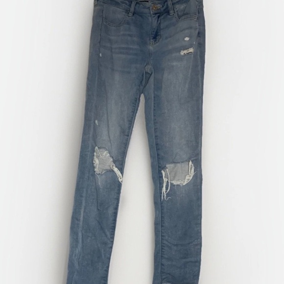 American Eagle Stretch Distressed Thrashed Women Lght Blue Jeans Sz 4 Extra Long - Picture 1 of 8